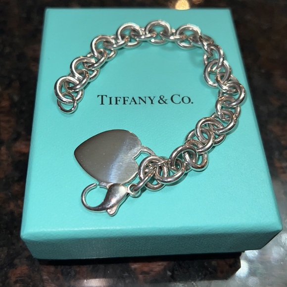 Heart Tag Charm Tiffany Bracelet - Picture 2 of 13
